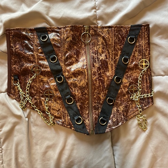 Costume - Picture 4 of 4